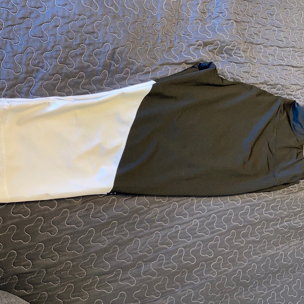 Cropped athletic leggings